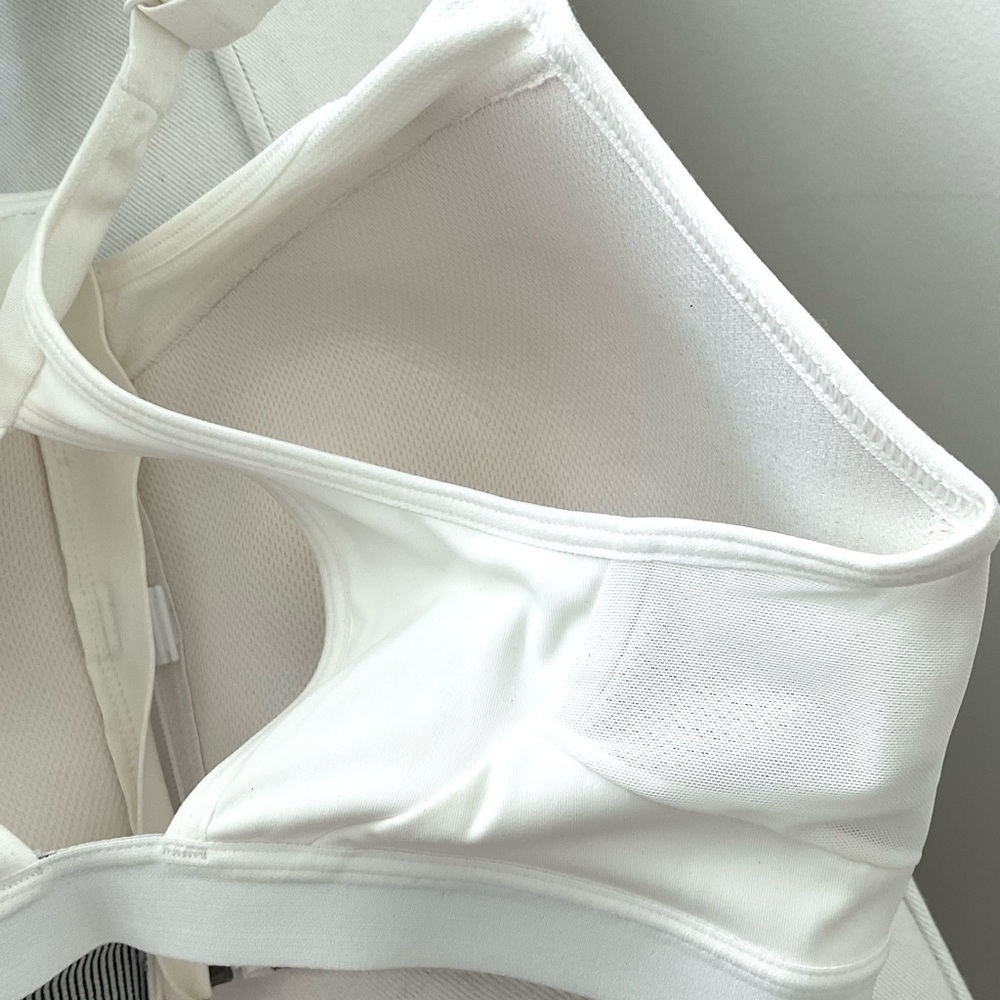 Victoria’s Secret Front Zip Sports Bra 34DDD White Maximum Support NWT - Picture 6 of 9